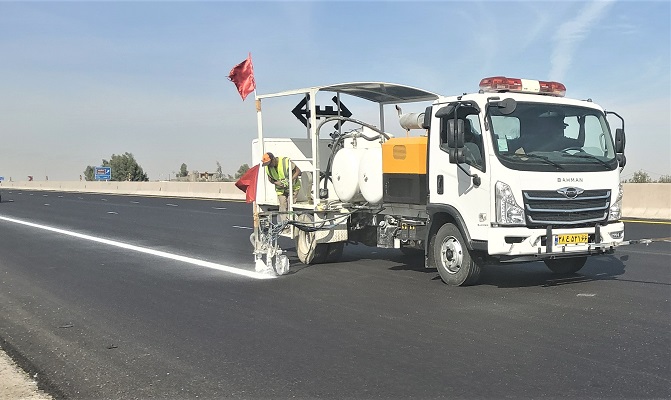 اجرای طرح خط کشی نهایی آزادراه قم- کاشان